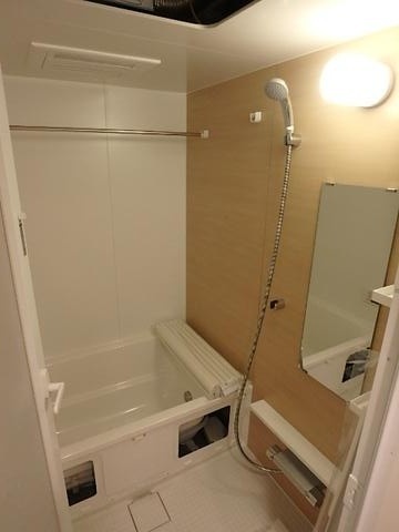 バス・シャワールーム　浴室乾燥機付き