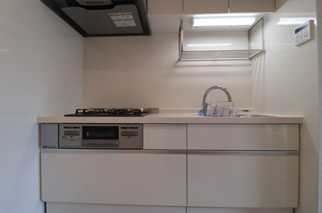 キッチン　キッチン　３口コンロ