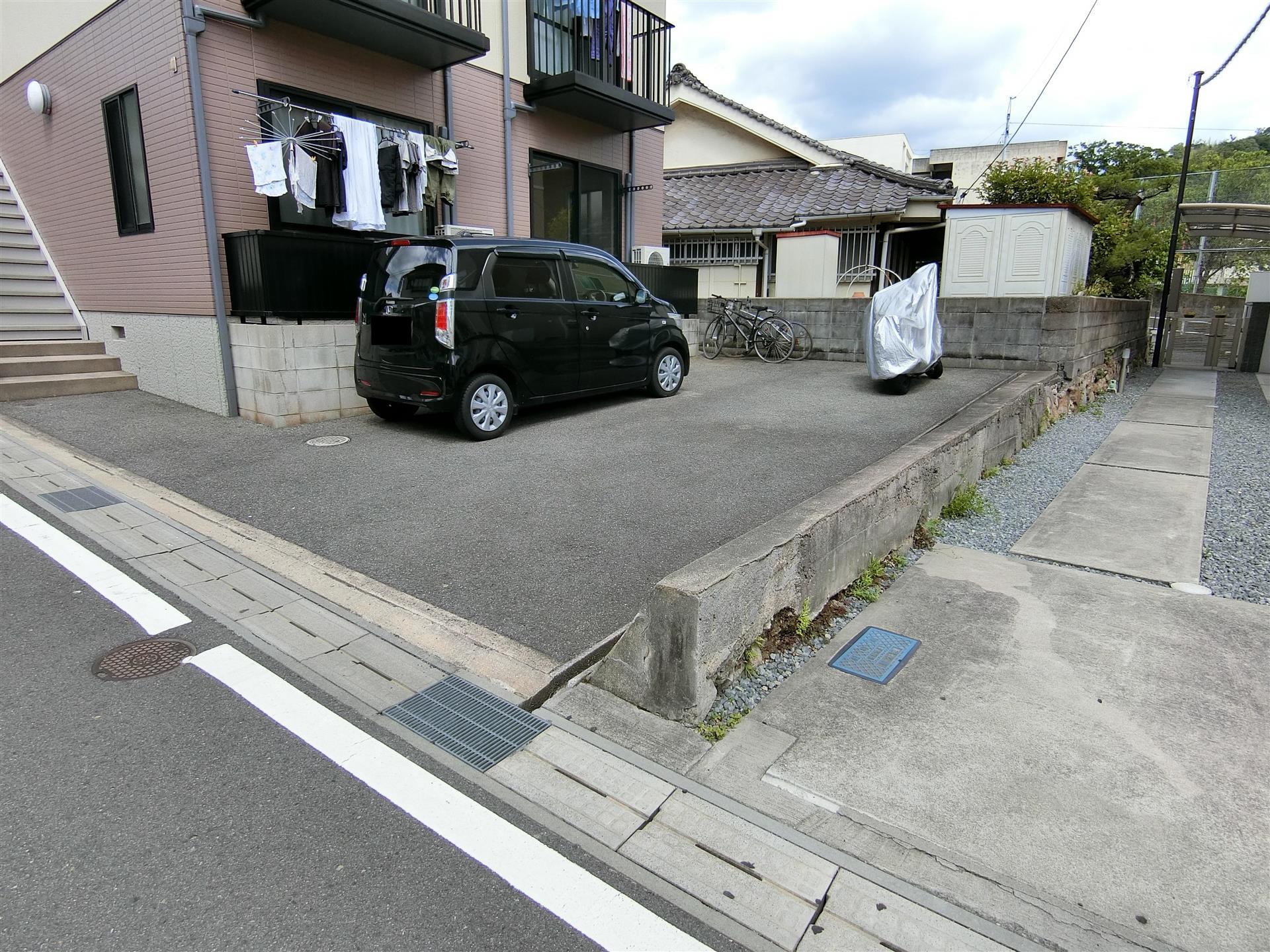 駐車場　敷地内に駐車場があります♪