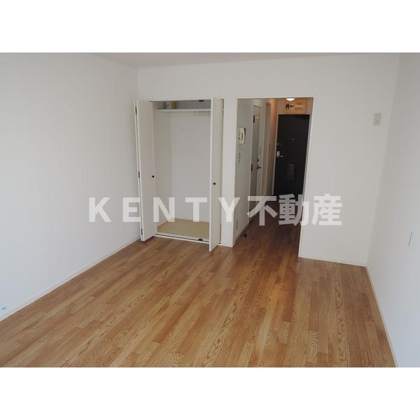 その他部屋・スペース　開放的な寝室です