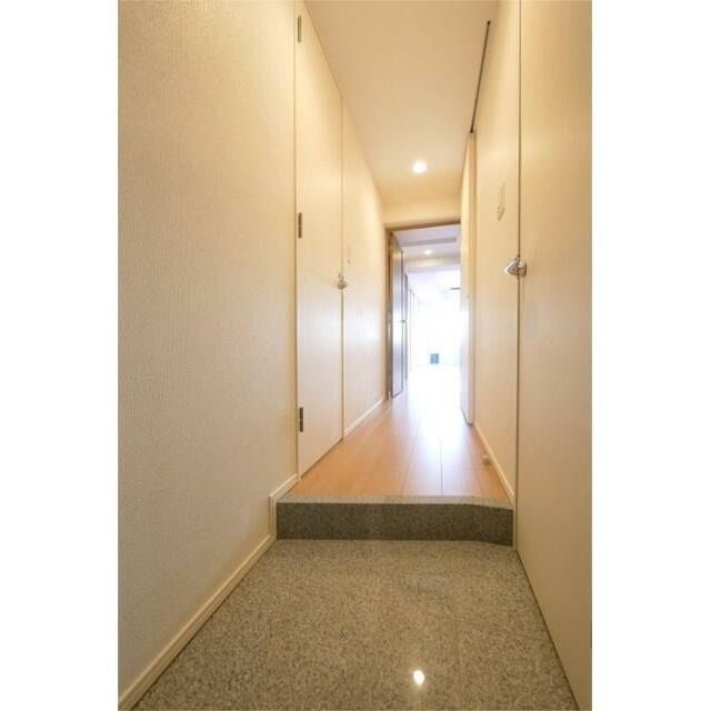 玄関　（別タイプ参考写真）Ｌａ Ｄｏｕｃｅｕｒ志茂　北区志茂５