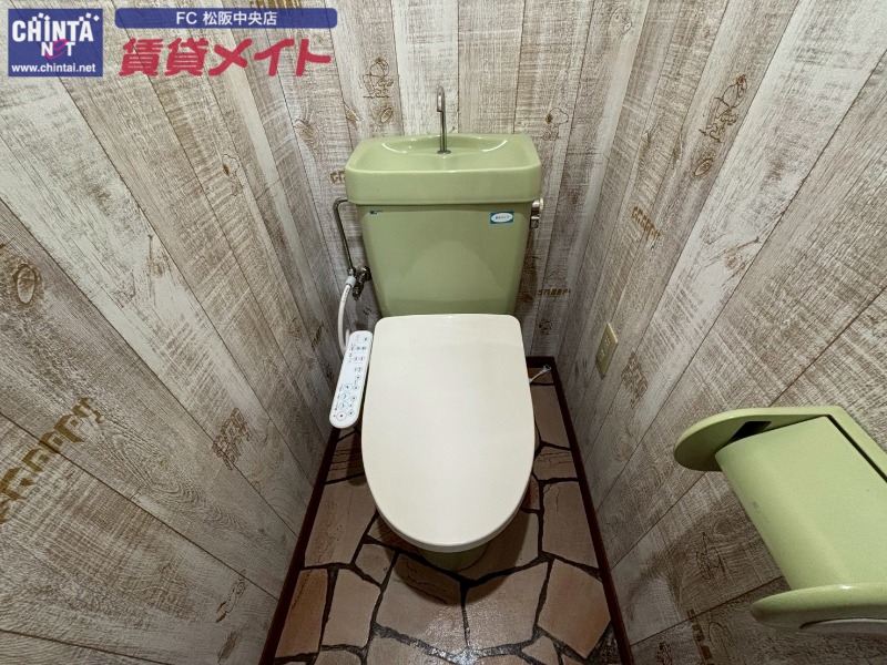 トイレ　同型参考写真