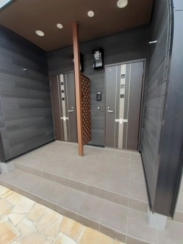 エントランス　清潔なエントランスです