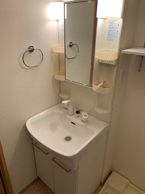 洗面設備　洗髪洗面化粧台付