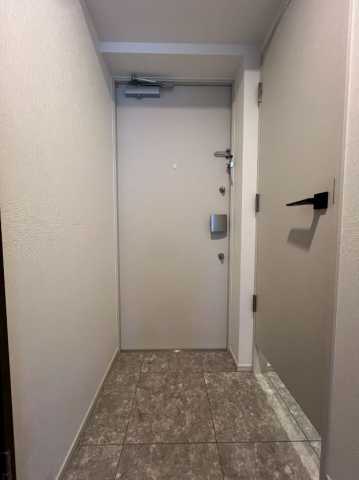 玄関　※他部屋の同じ間取りの写真になります。