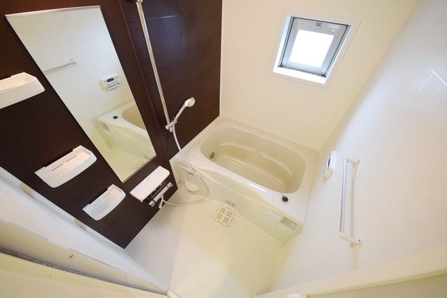 バス・シャワールーム　★追い焚き機能、浴室乾燥機完備★