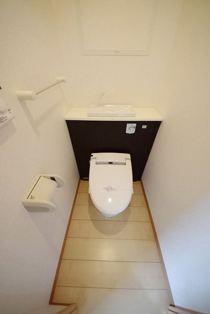 トイレ　★シャワートイレ完備★