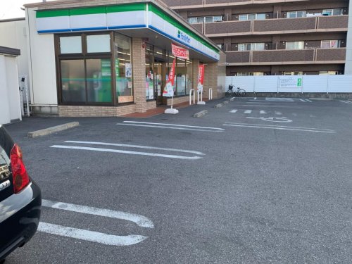 コンビニ　ファミリーマート　柱6丁目（コンビニ）まで646m