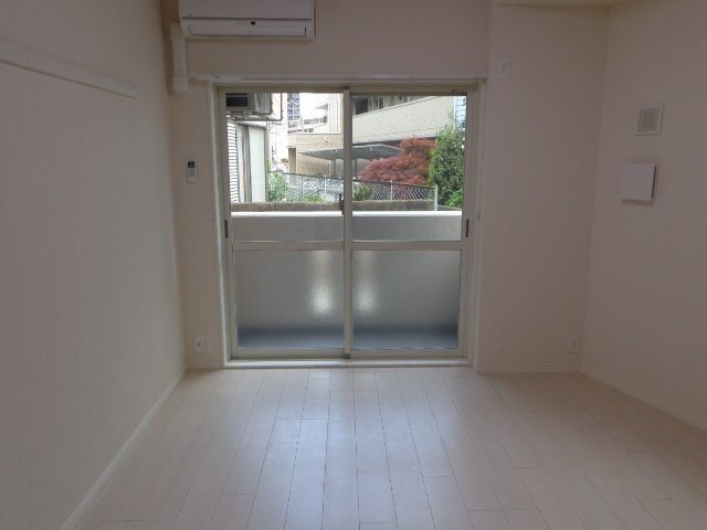 居室・リビング　フローリングのキレイなお部屋です。