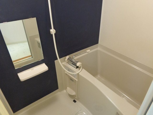 バス・シャワールーム　浴室乾燥機付き♪