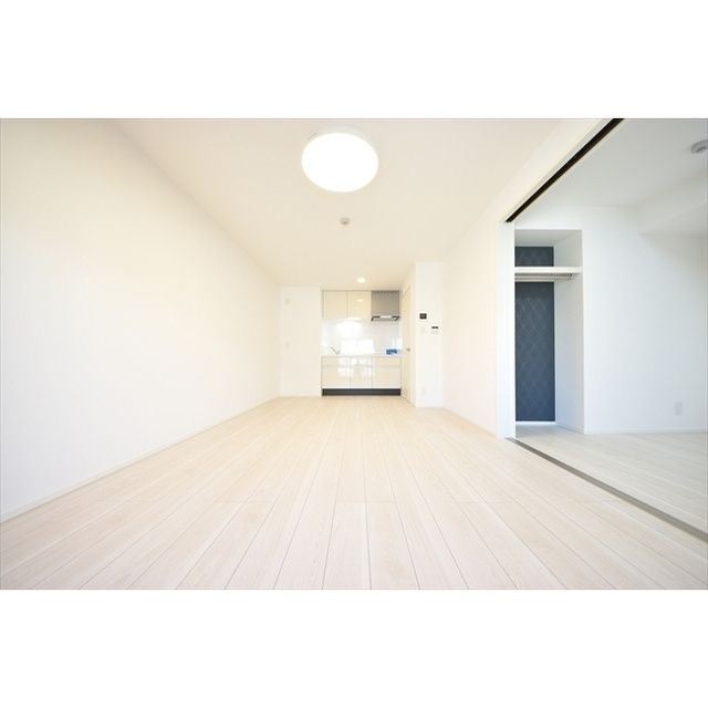 居室・リビング　☆明るい洋室☆