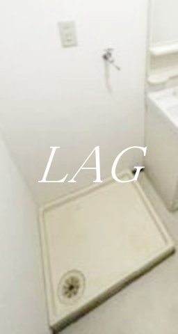 その他設備　室内洗濯機置き場です。（同仕様です。）