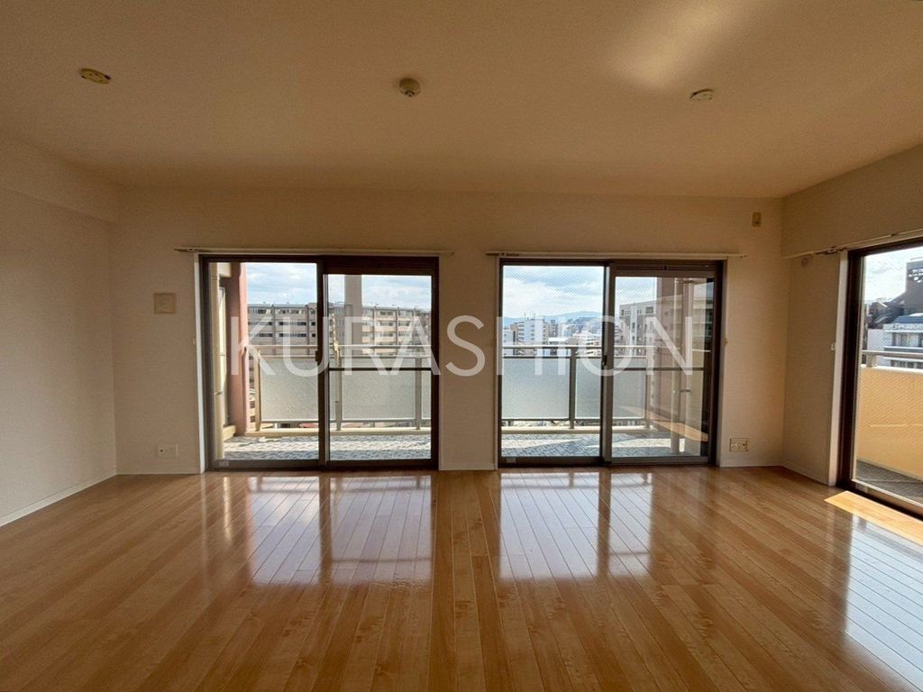 居室・リビング　エントランス