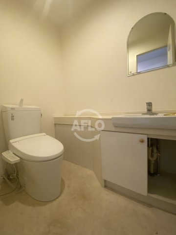 トイレ　インターフェルティ真田山　　トイレ