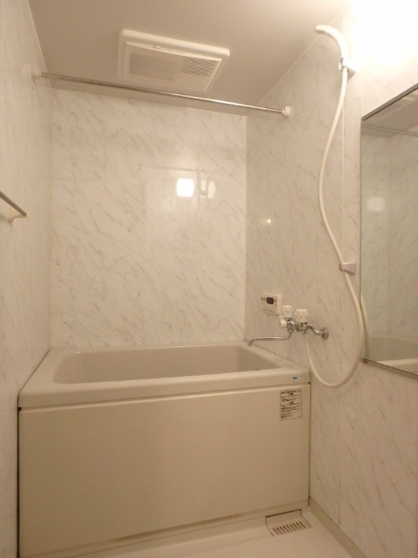 バス・シャワールーム　図面と現状に相違がある場合には現状を優先