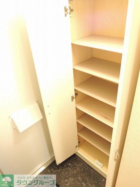 玄関　収納たっぷり下駄箱