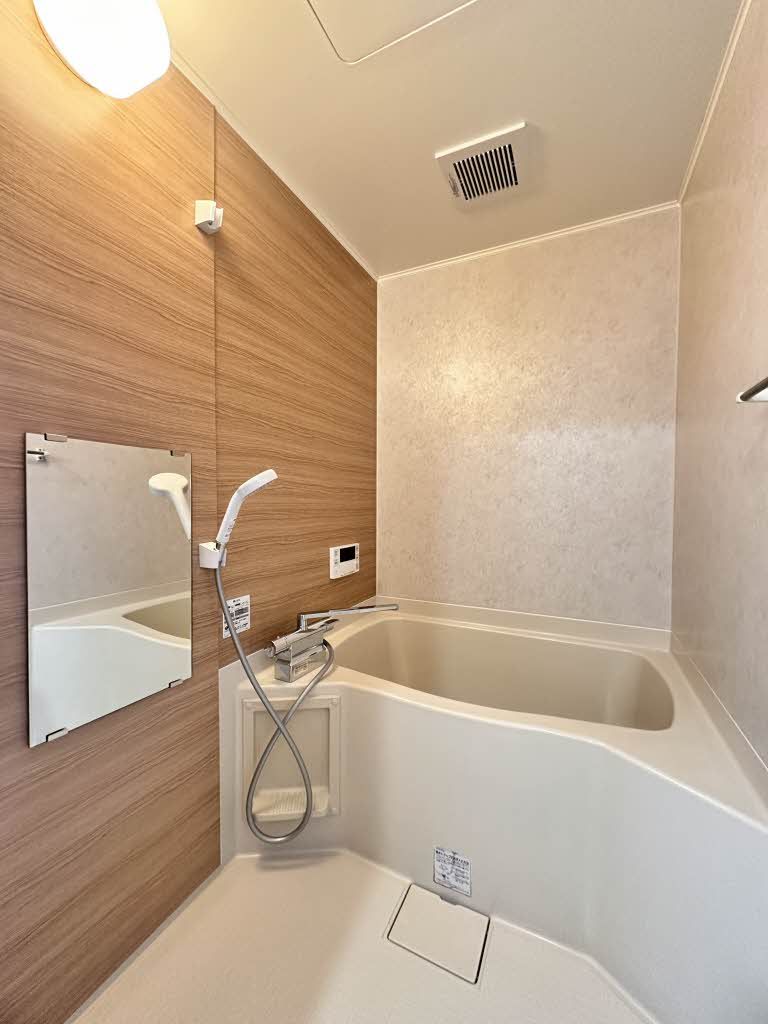 バス・シャワールーム　バスルーム