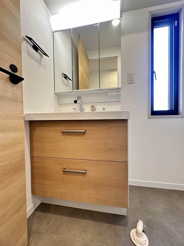 洗面設備　シャンプードレッサ