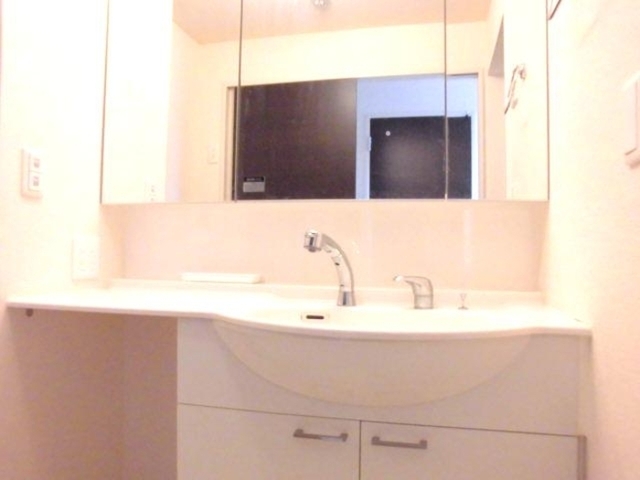 洗面設備　洗髪洗面化粧台