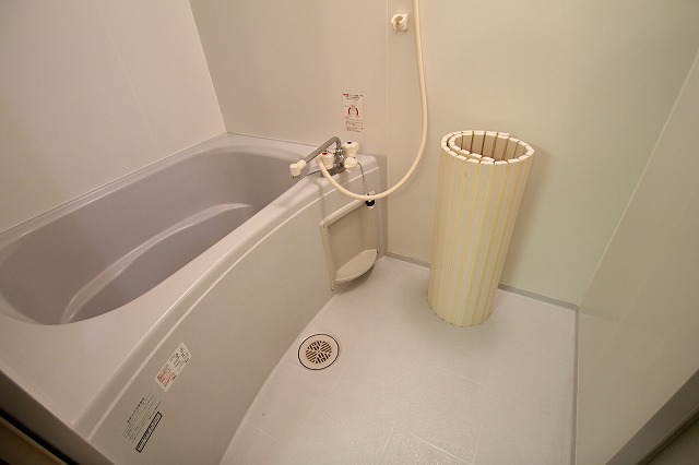 バス・シャワールーム　広めのバスルーム