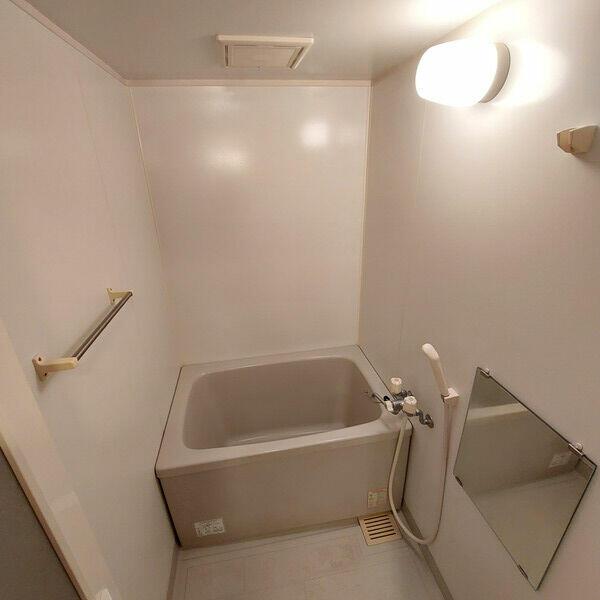 バス・シャワールーム　?