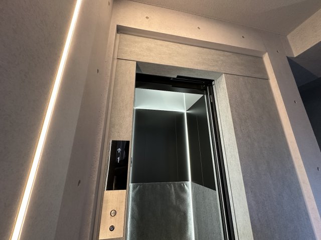 その他　（　エレベーター　）