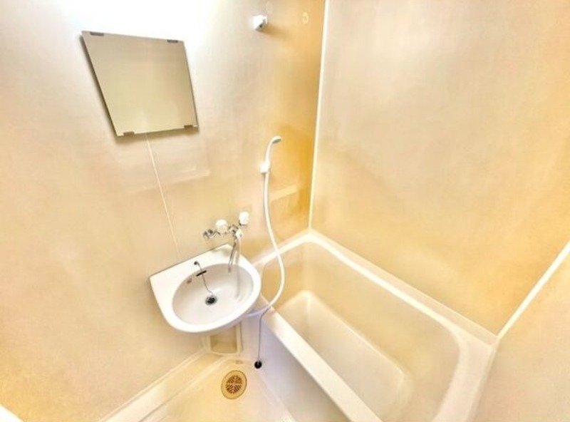 バス・シャワールーム　図面と現状に相違がある場合には現状を優先