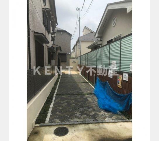 その他共有部分　エントランスゴミ置場（ゴミ収集日守る事！）