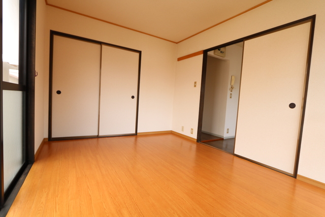 その他部屋・スペース　☆洋室６帖のお部屋が２部屋☆