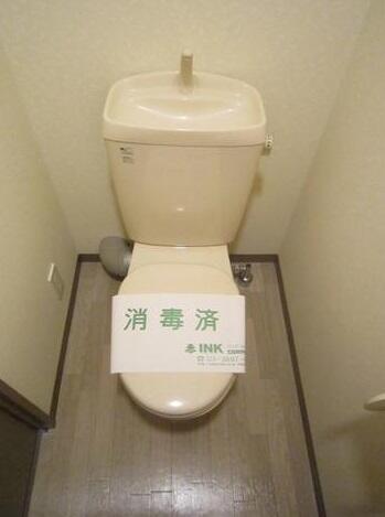 トイレ　室内写真は別部屋の写真となります。