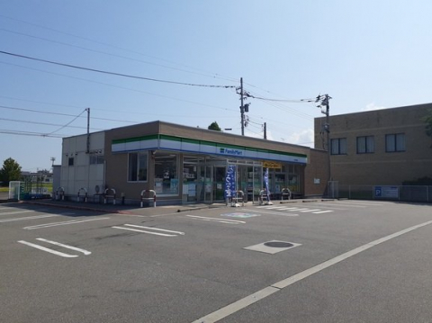 コンビニ　ファミリーマート 上市中央店（コンビニ）まで625m