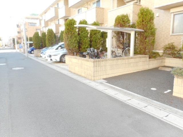 駐車場　駐車場（要空き確認）