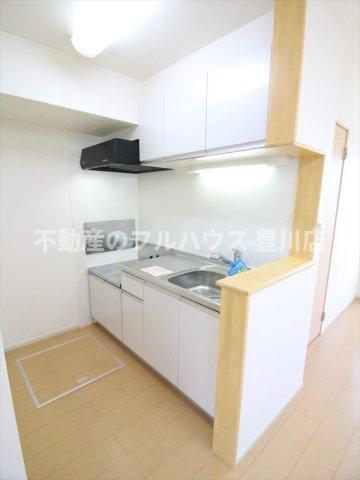 キッチン　写真は反転タイプ別室