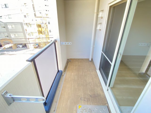 バルコニー　開放的で明るい空間を演出してくれるバルコニーです