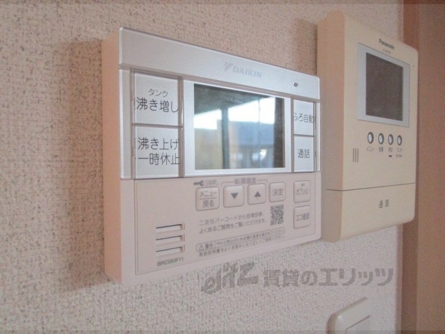 その他設備　給湯器リモコン