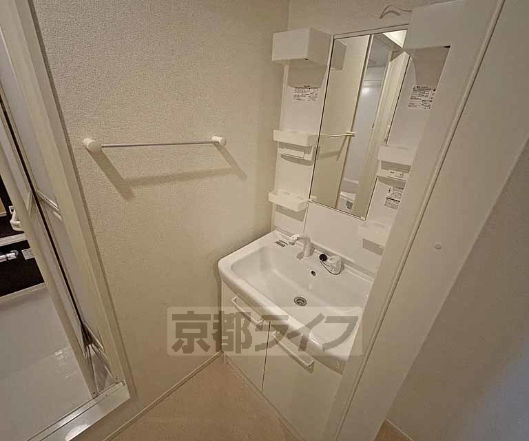 洗面設備　使いやすい洗面所です