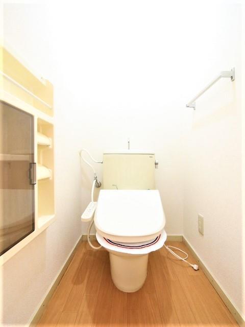 トイレ　ちょっとした収納も嬉しい★