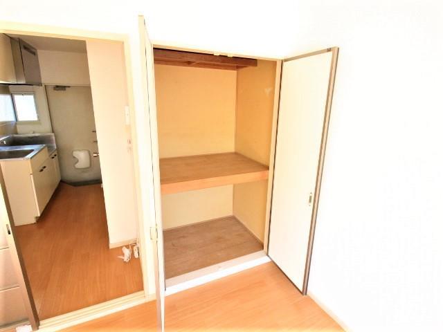 収納　引き戸タイプで荷物の出し入れも簡単！