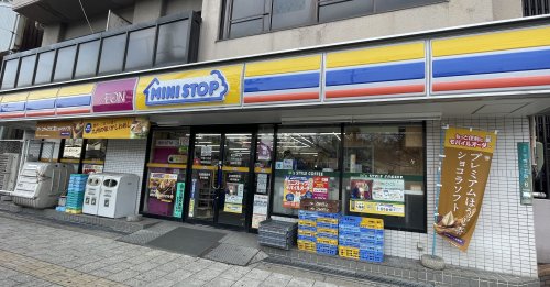 コンビニ　ミニストップ 夕陽ヶ丘店加賀徳酒店（コンビニ）まで180m