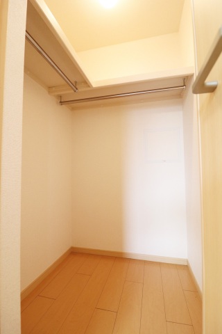 収納　ウォークインクローゼット