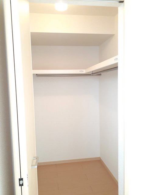 収納　ウォークインクローゼット付きで収納力抜群☆