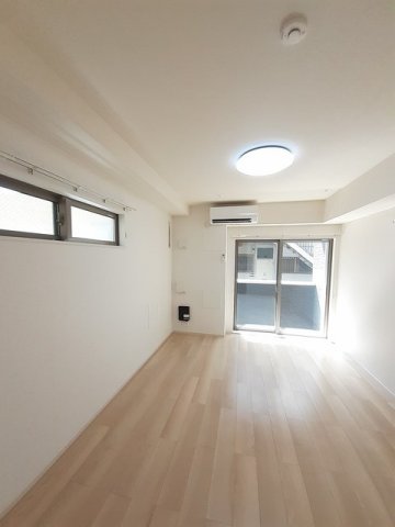 居室・リビング　ゆったり過ごせる居間です