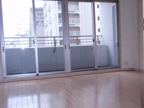 居室・リビング　室内