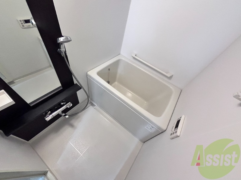 バス・シャワールーム　追い焚きがついているのでいつでも温かいお風呂に入れます。