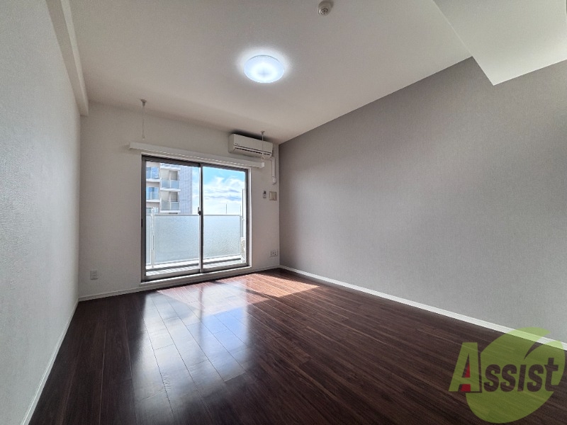 居室・リビング　明るい光が差し込む素敵なお部屋ですね～。