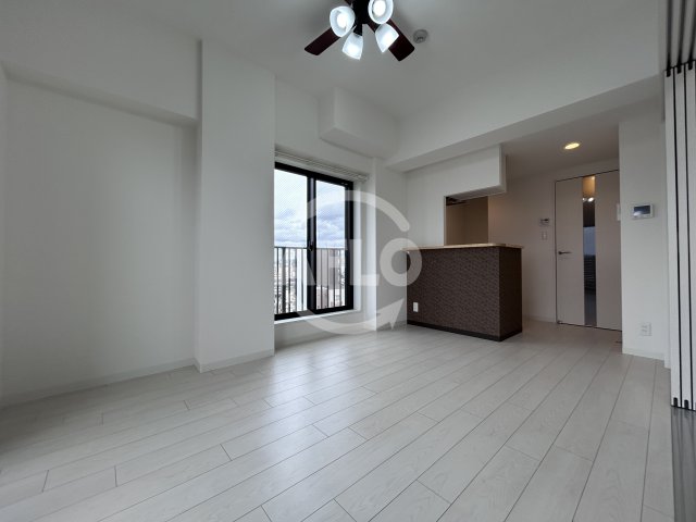 居室・リビング　Luxe東三国+　リビング