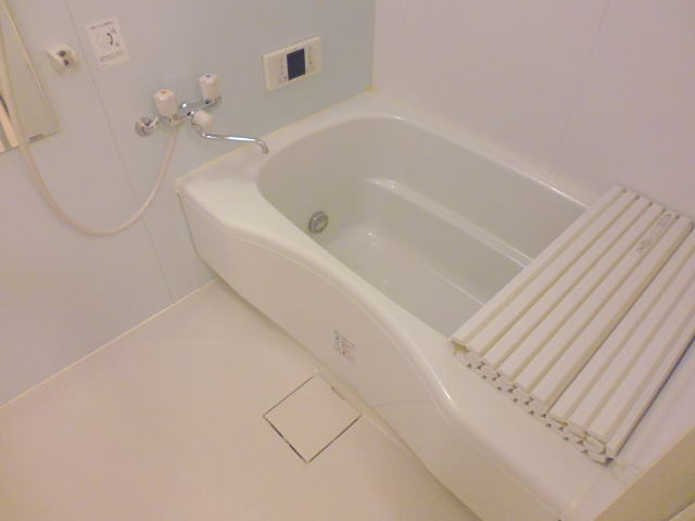 バス・シャワールーム　追焚機能付きバス・もちろん浴室乾燥機も！