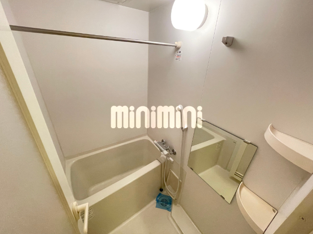 バス・シャワールーム　※他号室の写真を利用しています