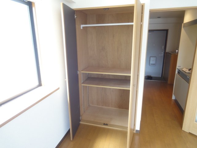 収納　同物件別号室のものです。