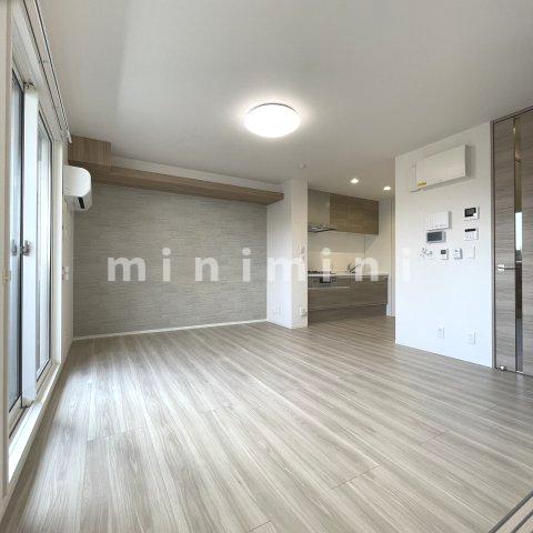 居室・リビング　※写真は同シリーズ類似物件を含む為現況優先とさせて頂きます